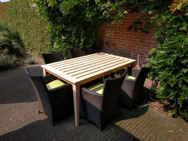 tuintafel van douglas